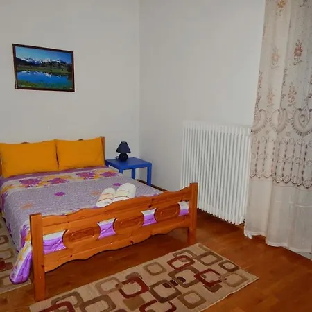 Cozy For 2-5 People-center 1 Апартаменты *