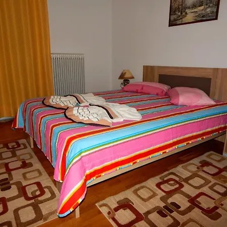 Apartmán Cozy For 2-5 People-center 1