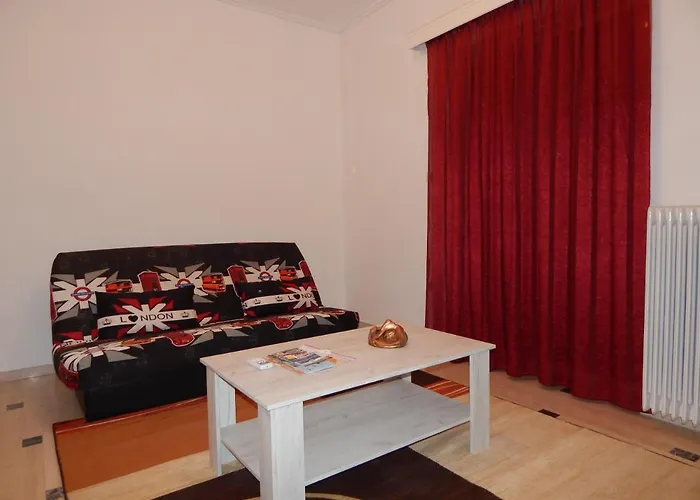 Cozy For 2-5 People-center 1 *